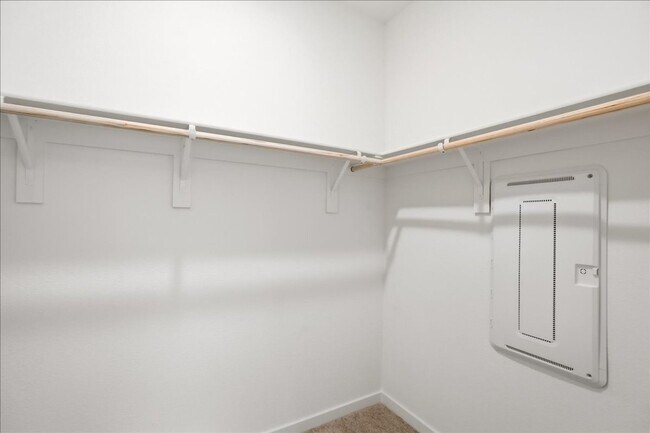 Building Photo - 6117 Bridgecross Dr