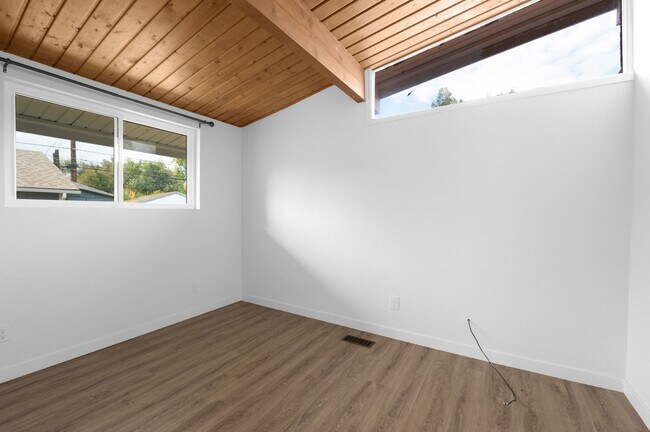 Building Photo - Adorable updated 2bdrm rancher