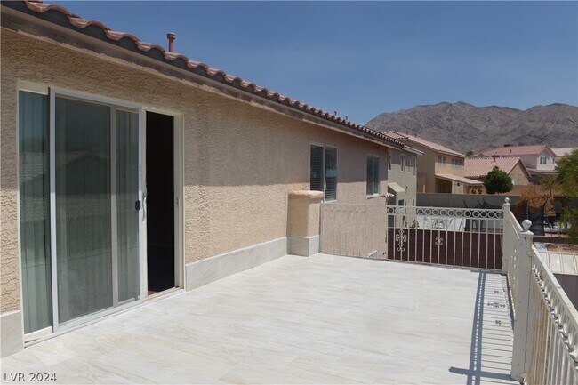 Building Photo - 6527 Tulip Garden Dr