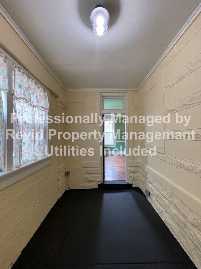 Building Photo - 1287 Harbert Ave