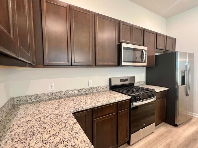 Building Photo - 4008 Flatiron Dr