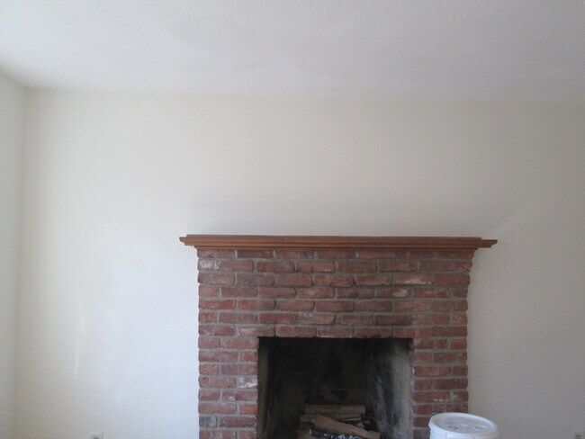 Building Photo - 114 Clark St