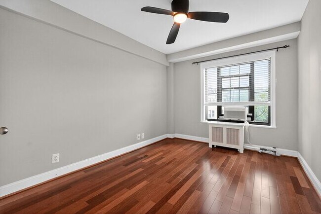 Building Photo - 2100 19th St NW