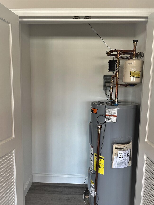 Building Photo - 530 Chestnut St