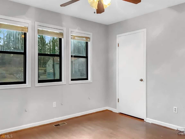 Building Photo - 2293 Carousel Ct