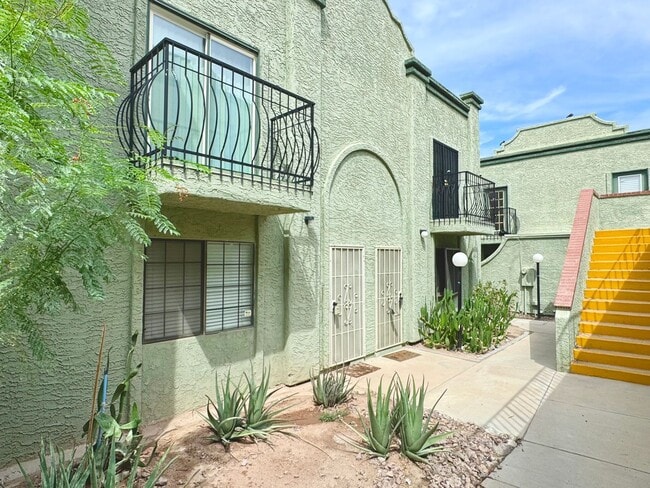 Primary Photo - 7084 Burcot Ave
