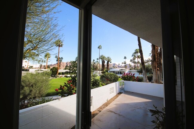 Building Photo - 2364 S Sky View Dr