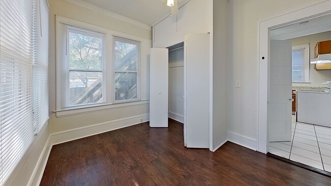 Building Photo - Adorable Remodeled 2Bed Unit in Springfield!