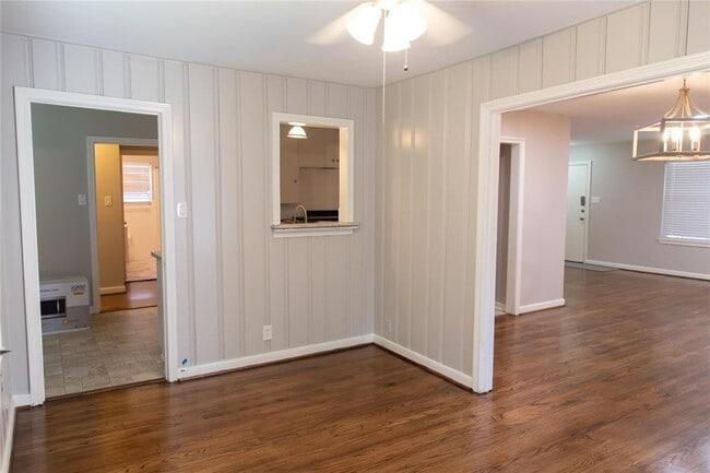 Building Photo - 8527 Greenbush St