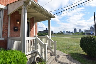Building Photo - 680-684 Hamlet St