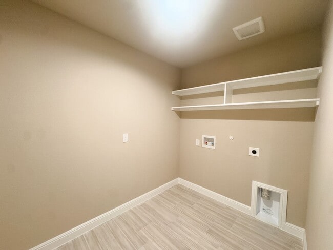 Building Photo - New Build 4 Bed, 2 Bath Home in Mansfield ISD