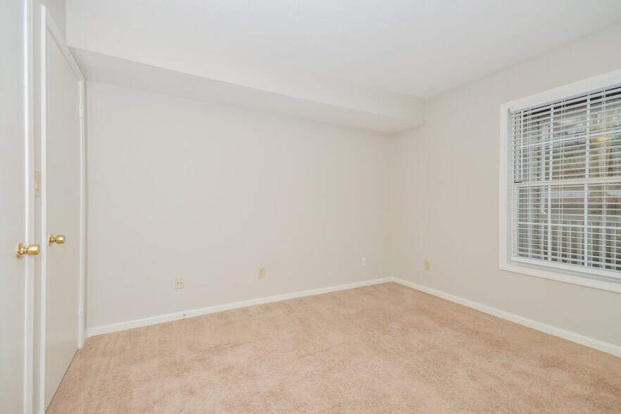 Building Photo - 108 Augusta Dr
