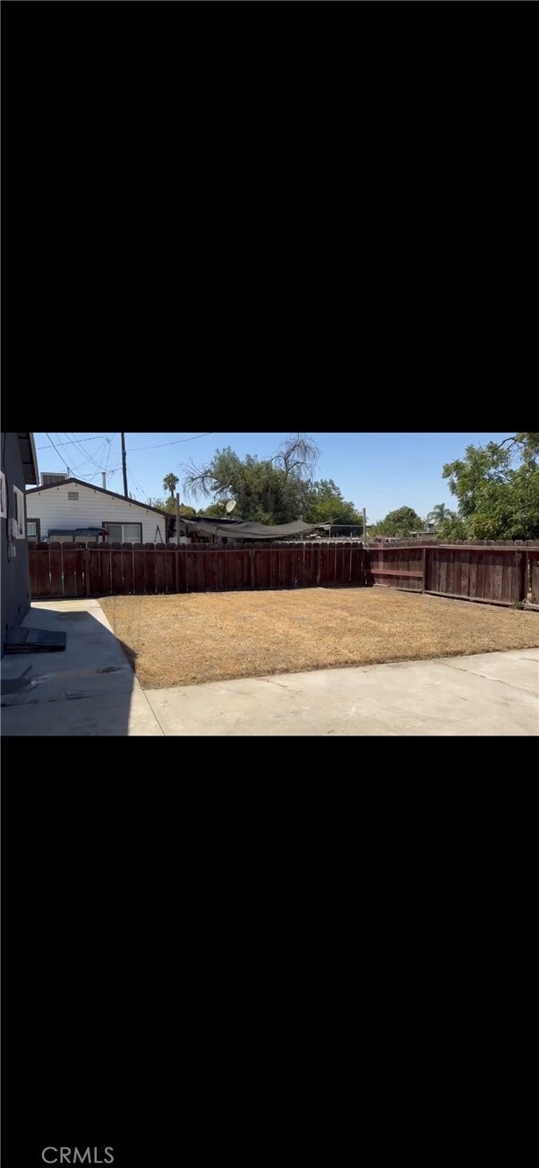 Building Photo - 626 W San Joaquin Ave