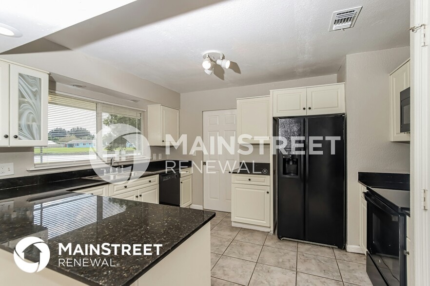Building Photo - 1206 Cricket Dr NE