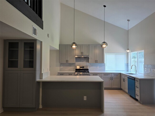 Building Photo - 3434 Streamside Ln