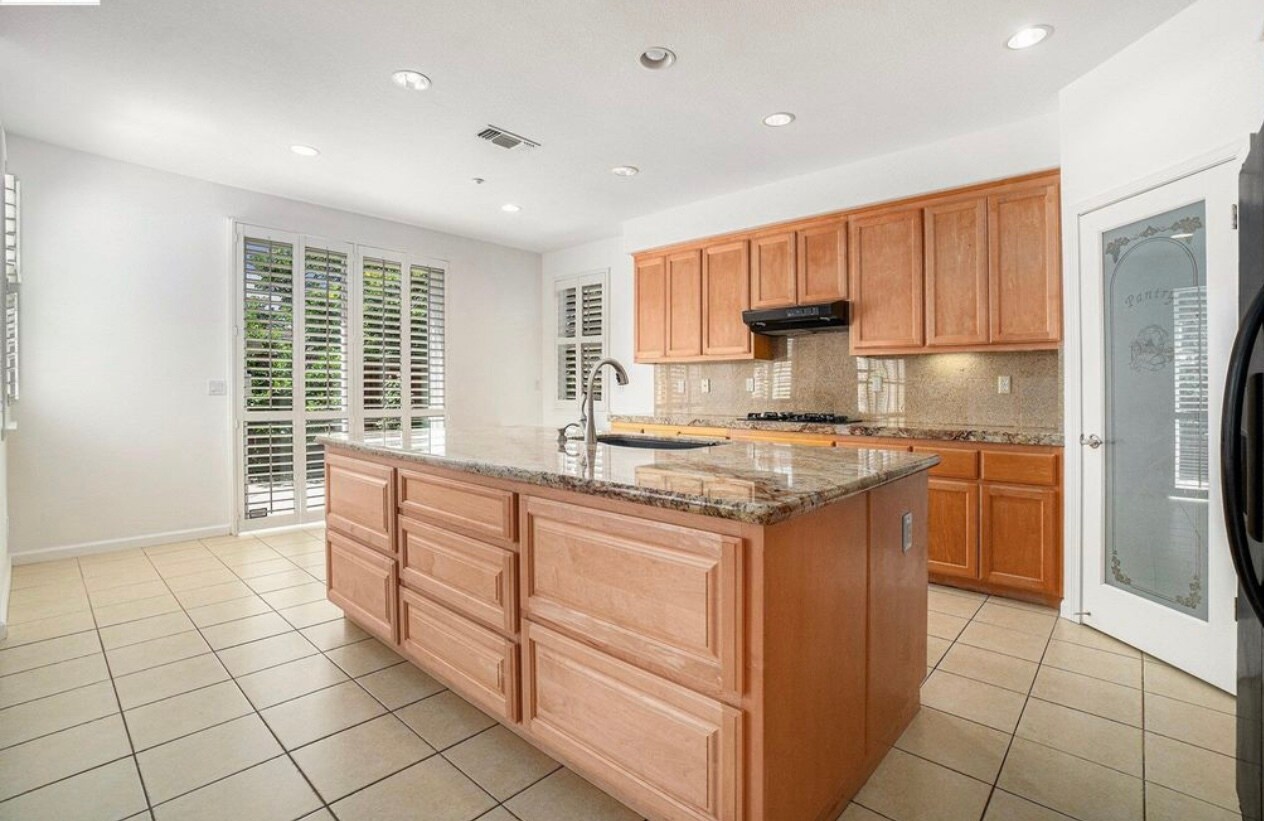 Building Photo - 722 Bentley Ct