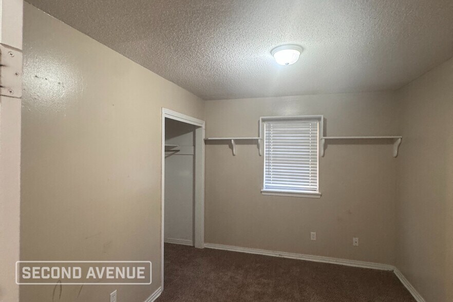 Building Photo - 10 Compass Point St