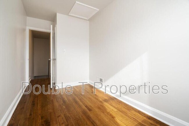 Building Photo - 3713 Elmora Ave