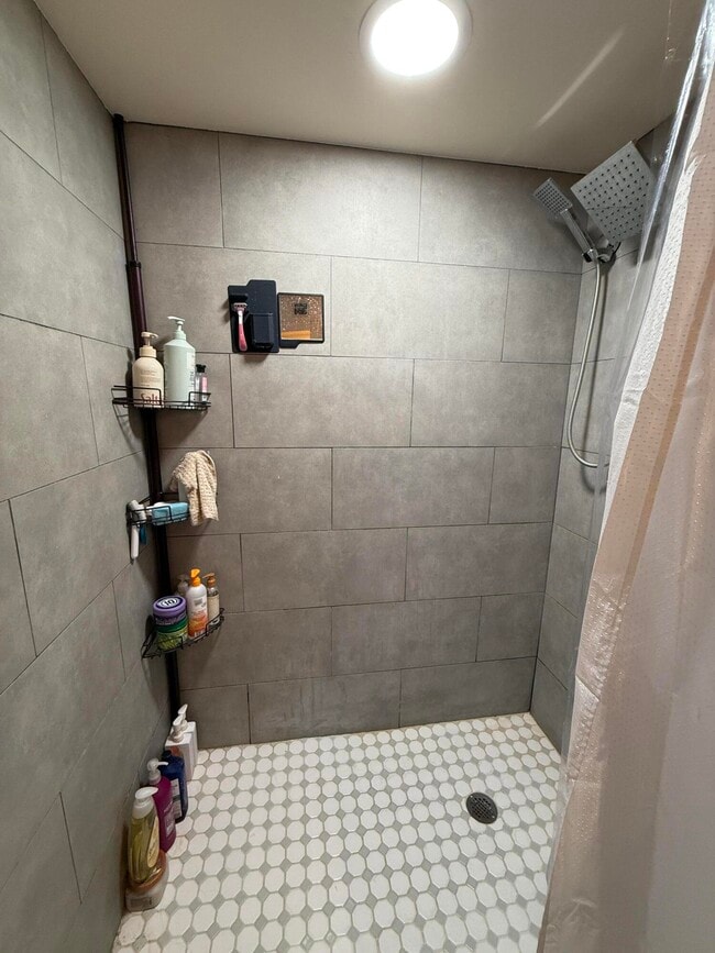 Building Photo - 1021 Springdale Cir