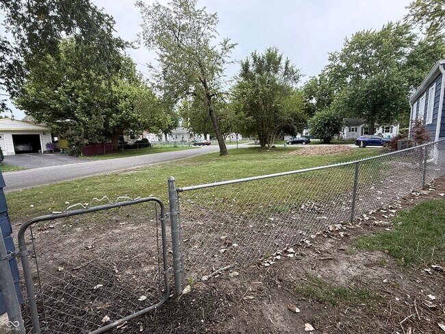 Building Photo - 4801 Farrington Ave