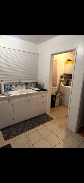 Building Photo - 4031 Tilden Ave