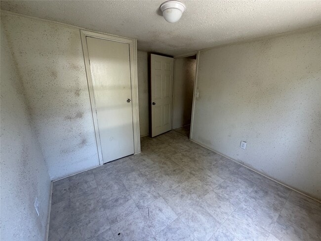 Building Photo - 8979 Gladewood