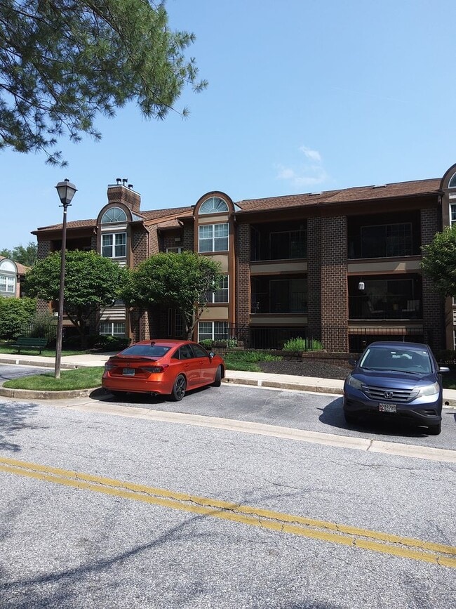 Building Photo - Two Bedroom/ Two Bath Condo at Falls Garde...