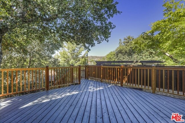 Building Photo - 4933 Glacier Dr