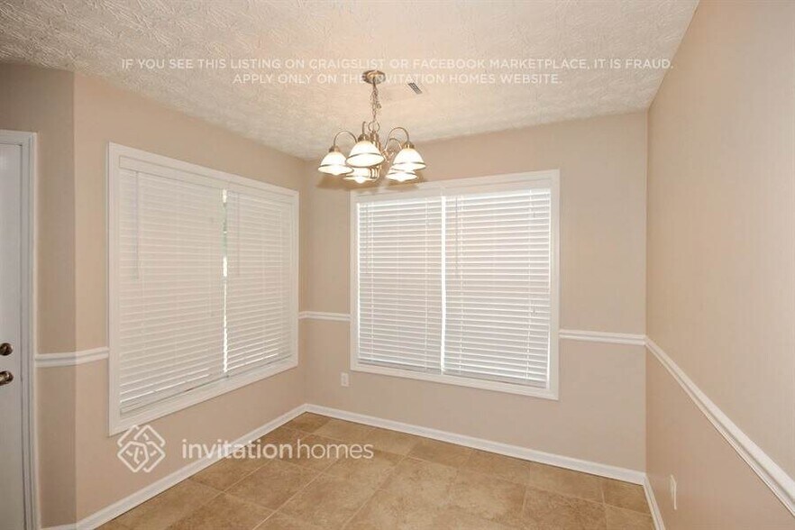 Building Photo - 3990 Piper Glen Dr NE