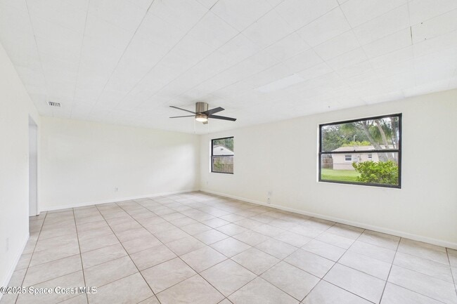 Building Photo - 4339 Plompton Dr