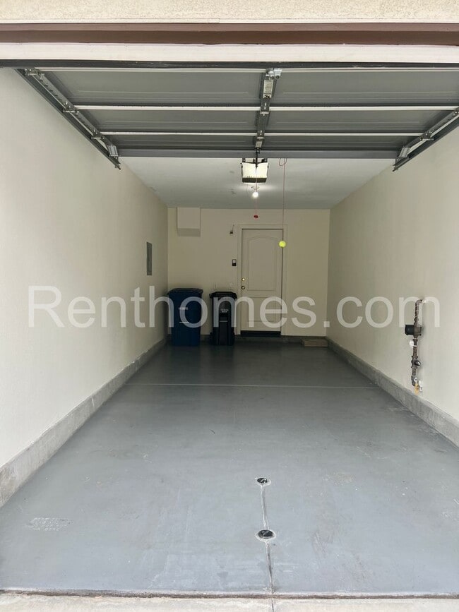 Building Photo - 2119 Palo Alto Dr