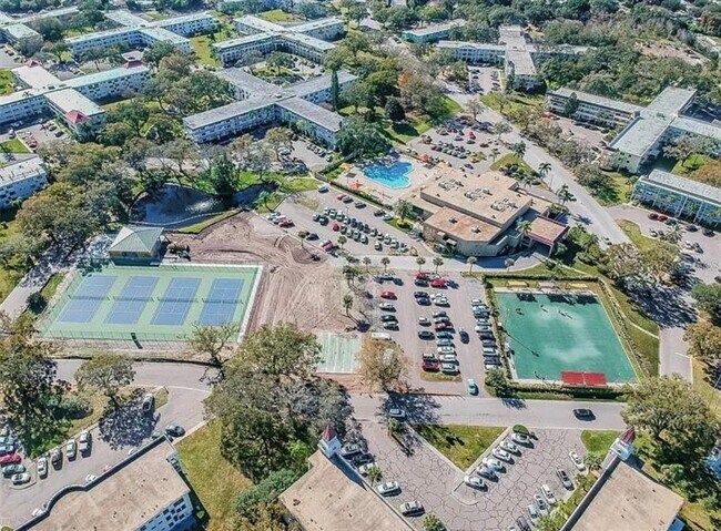 Building Photo - 2404 Florentine Way