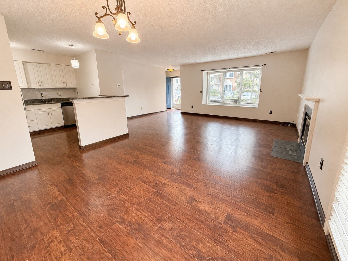 Building Photo - 250 Juanita Ct