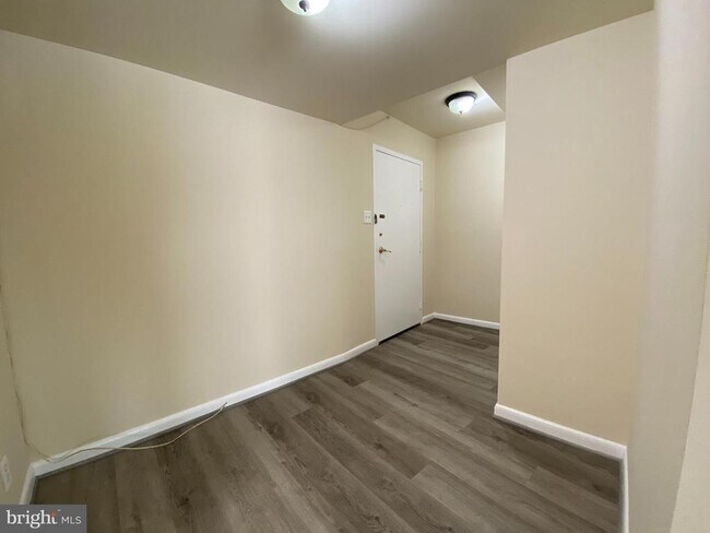 Building Photo - 301 Beauregard St