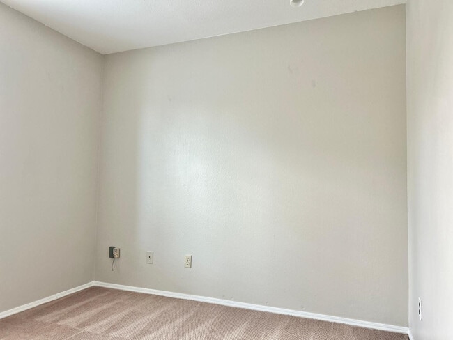 Building Photo - 6143 W Del Rio St