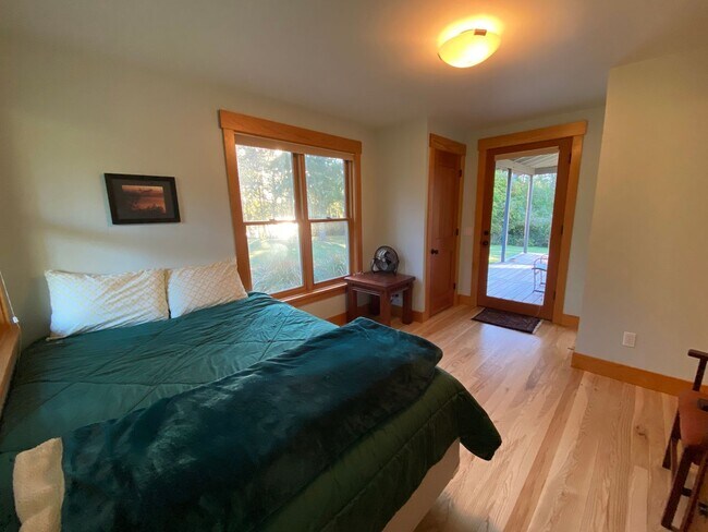 Building Photo - Furnished Home on False Bay