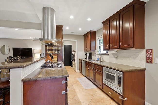Building Photo - 10710 Overbrook Ln
