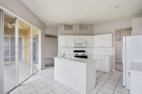 Building Photo - 575 SE 29th Dr