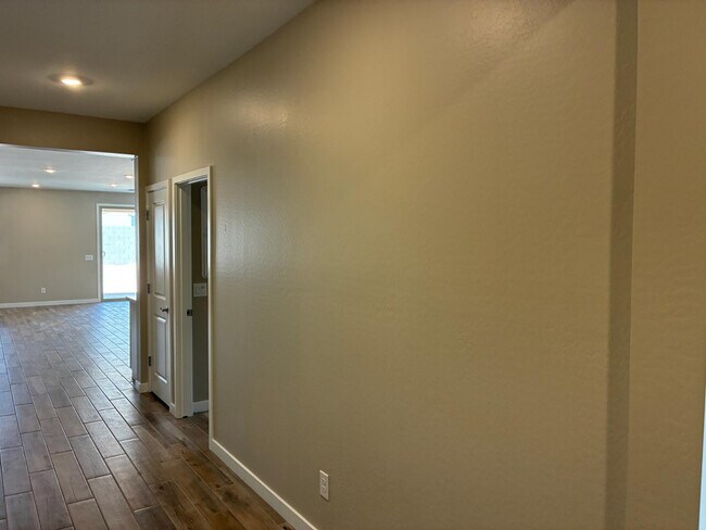 Building Photo - 18372 W Villa Chula Ln