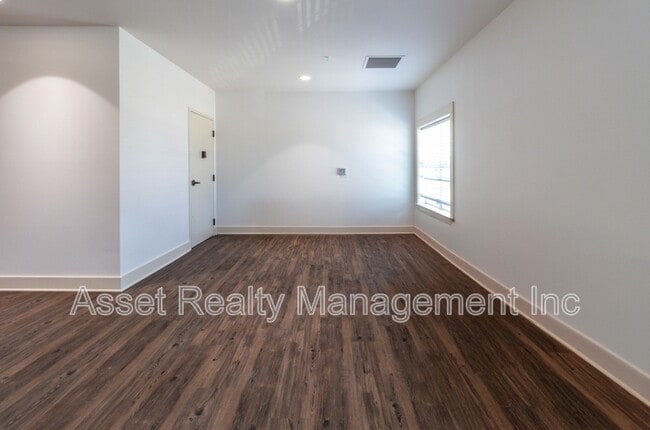 Building Photo - 1110 Franck St