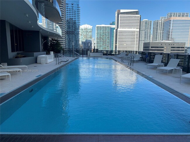 Building Photo - 1000 Brickell Plaza
