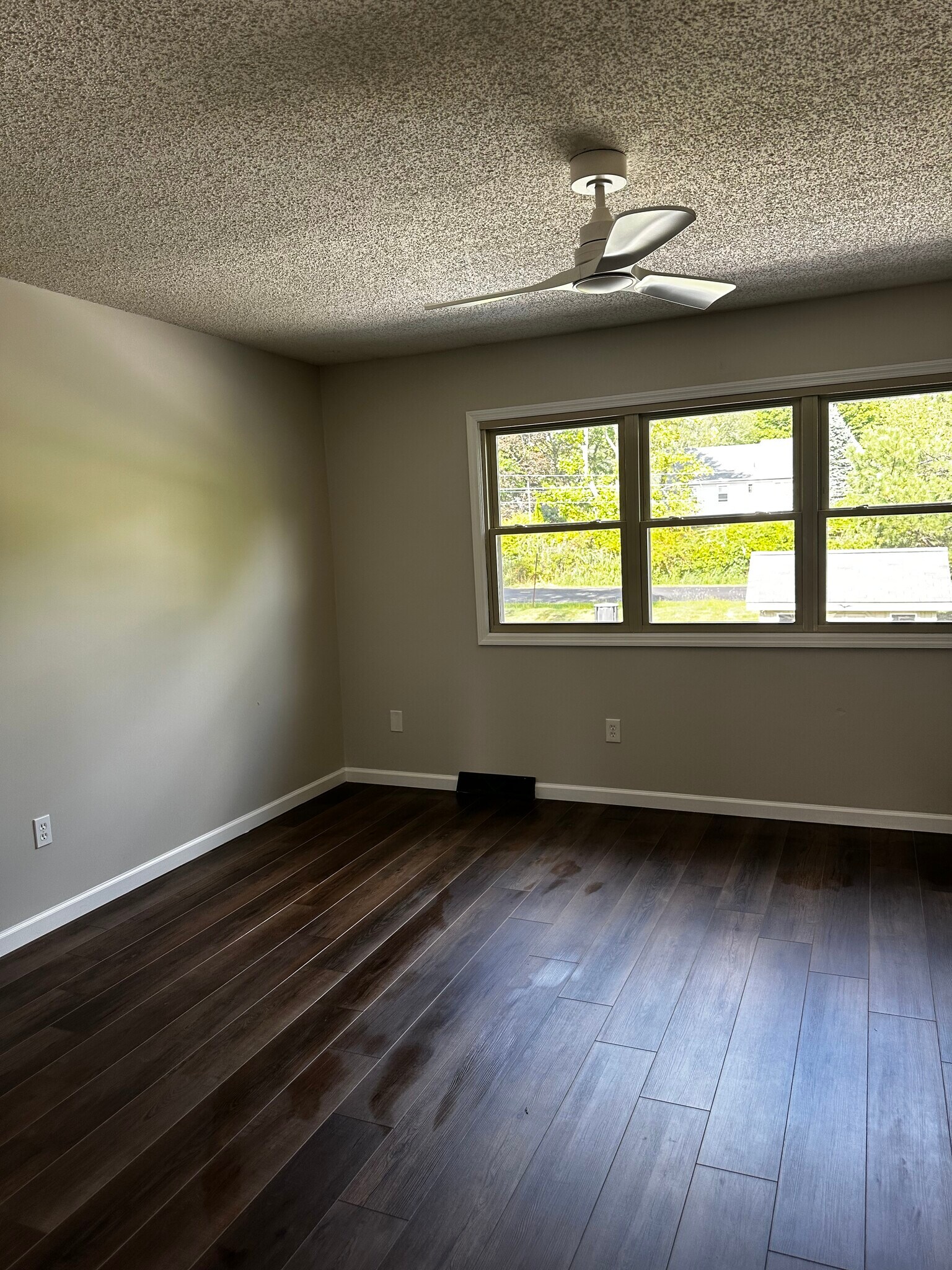 Master bedroom - 4B Kimberly Ct