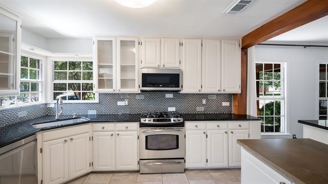 Building Photo - 8906 Santa Clara Dr