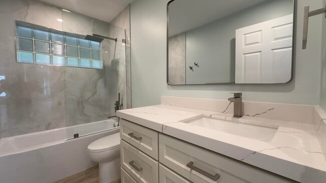 Building Photo - 13285 Opal Ln