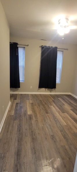 Building Photo - 5760 Theodosia Ave