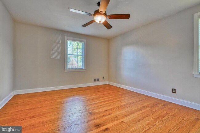 Building Photo - 6473 Blenheim Rd