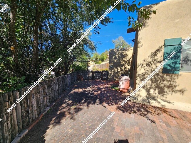 Building Photo - Charming Historic Tesuque Home – Fully Fur...