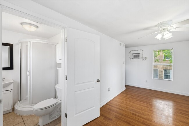 Building Photo - 2218 Arbor St