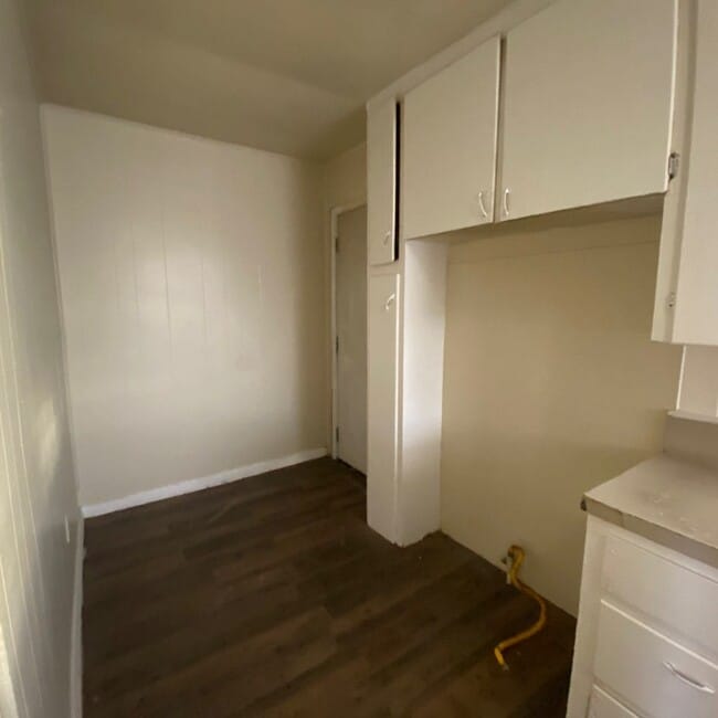 Building Photo - 303 39th St