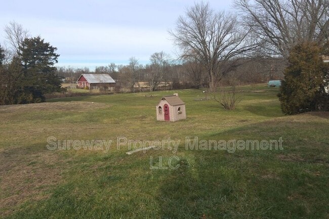 Building Photo - 28295 School House Rd